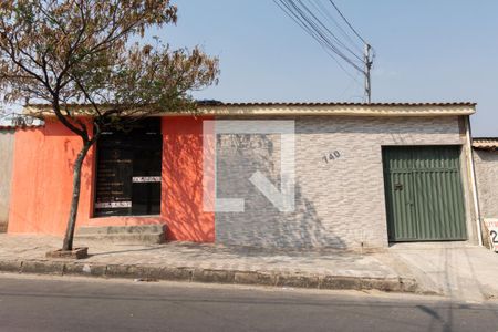 Casa à venda com 280m², 3 quartos e 2 vagasFachada