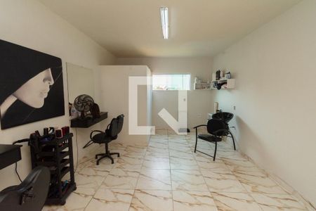 Casa à venda com 280m², 3 quartos e 2 vagasSalão Lateral