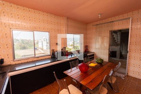 Casa à venda com 280m², 3 quartos e 2 vagasCozinha