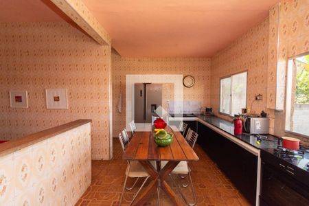 Casa à venda com 280m², 3 quartos e 2 vagasCozinha