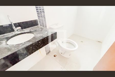 Apartamento à venda com 82m², 2 quartos e 1 vaga Apartamento à venda com 82m², 2 quartos e 1 vagaBanheiro