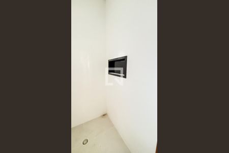 Apartamento à venda com 82m², 2 quartos e 1 vaga Apartamento à venda com 82m², 2 quartos e 1 vagaBanheiro