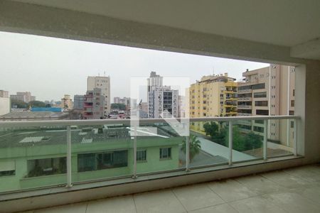 Apartamento à venda com 128m², 3 quartos e sem vaga Apartamento à venda com 128m², 3 quartos e sem vagaVaranda