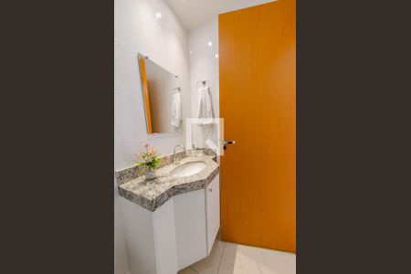 Apartamento à venda com 95m², 2 quartos e 3 vagasBanheiro suíte