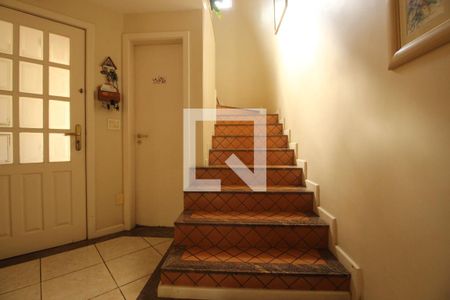 Escadas de casa à venda com 4 quartos, 268m² em Santa Lúcia, Belo Horizonte
