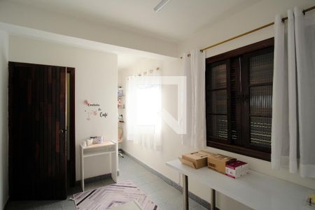 Casa à venda com 255m², 4 quartos e 8 vagasQuarto de Serviço