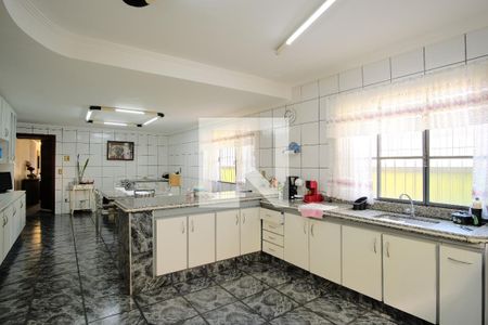 Casa à venda com 255m², 4 quartos e 8 vagasCozinha