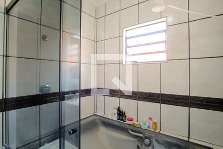 Casa à venda com 255m², 4 quartos e 8 vagasBanheiro da Suíte 1