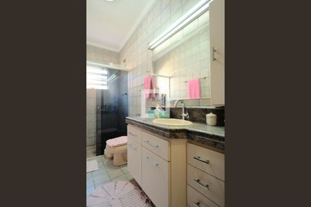 Casa à venda com 255m², 4 quartos e 8 vagasBanheiro Social