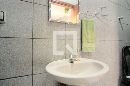 Casa à venda com 255m², 4 quartos e 8 vagasBanheiro de serviço