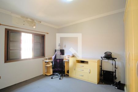 Casa à venda com 255m², 4 quartos e 8 vagasSuíte 2