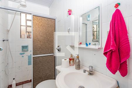 Casa à venda com 136m², 2 quartos e 2 vagas Casa à venda com 136m², 2 quartos e 2 vagasBanheiro da edicula