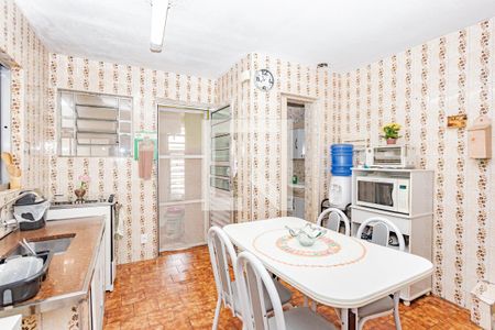 Casa à venda com 136m², 2 quartos e 2 vagas Casa à venda com 136m², 2 quartos e 2 vagasCozinha