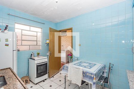 Casa à venda com 136m², 2 quartos e 2 vagas Casa à venda com 136m², 2 quartos e 2 vagasCozinha da edicula