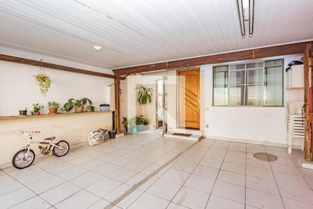 Casa à venda com 136m², 2 quartos e 2 vagas Casa à venda com 136m², 2 quartos e 2 vagasGaragem