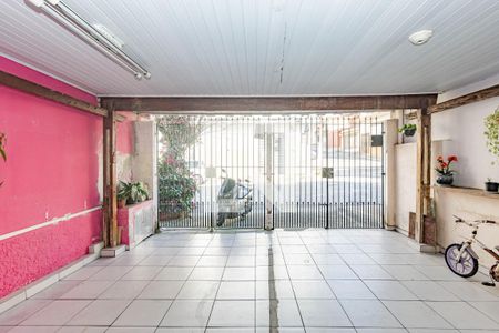 Casa à venda com 136m², 2 quartos e 2 vagas Casa à venda com 136m², 2 quartos e 2 vagasGaragem