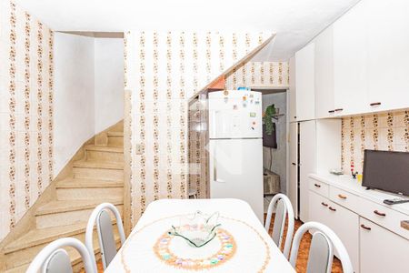 Casa à venda com 136m², 2 quartos e 2 vagas Casa à venda com 136m², 2 quartos e 2 vagasCozinha