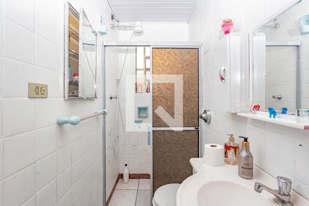 Casa à venda com 136m², 2 quartos e 2 vagas Casa à venda com 136m², 2 quartos e 2 vagasBanheiro da edicula