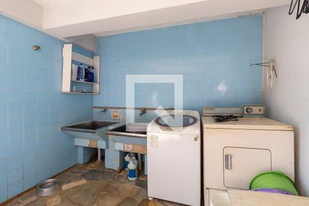 Casa à venda com 910m², 3 quartos e 4 vagas Casa à venda com 910m², 3 quartos e 4 vagasÁrea de serviço