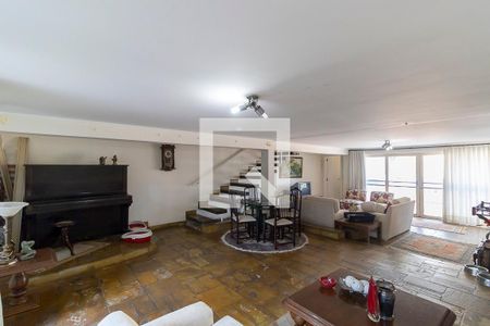 Casa à venda com 910m², 3 quartos e 4 vagas Casa à venda com 910m², 3 quartos e 4 vagasSalão