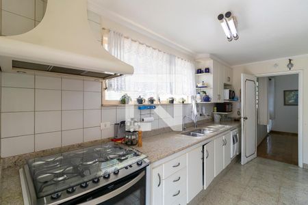 Casa à venda com 910m², 3 quartos e 4 vagas Casa à venda com 910m², 3 quartos e 4 vagasCozinha