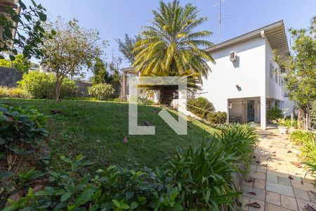 Casa à venda com 910m², 3 quartos e 4 vagas Casa à venda com 910m², 3 quartos e 4 vagasQuintal