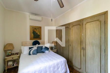 Casa à venda com 910m², 3 quartos e 4 vagas Casa à venda com 910m², 3 quartos e 4 vagasQuarto 1 - Suíte