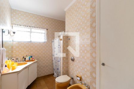 Casa à venda com 910m², 3 quartos e 4 vagas Casa à venda com 910m², 3 quartos e 4 vagasBanheiro da suíte