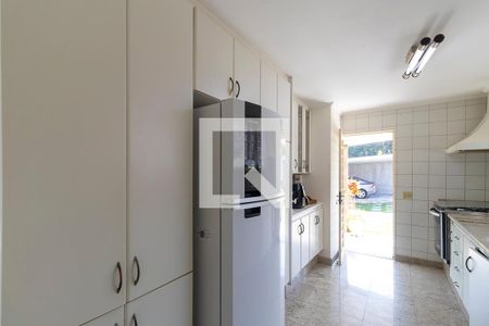 Casa à venda com 910m², 3 quartos e 4 vagas Casa à venda com 910m², 3 quartos e 4 vagasCozinha