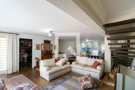 Casa à venda com 910m², 3 quartos e 4 vagas Casa à venda com 910m², 3 quartos e 4 vagasSalão