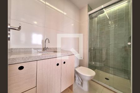 Banheiro de apartamento para alugar com 1 quarto, 26m² em Água Branca, São Paulo