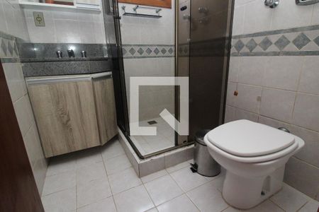 Apartamento à venda com 150m², 2 quartos e 4 vagas Apartamento à venda com 150m², 2 quartos e 4 vagasBanheiro da Suíte