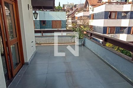 Apartamento à venda com 150m², 2 quartos e 4 vagas Apartamento à venda com 150m², 2 quartos e 4 vagasTerraço