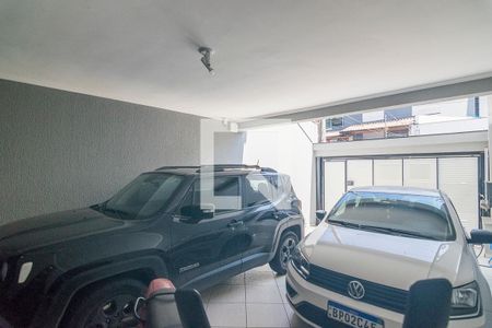 Casa à venda com 190m², 3 quartos e 4 vagas Casa à venda com 190m², 3 quartos e 4 vagasGaragem