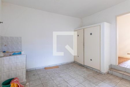 Casa à venda com 150m², 2 quartos e 6 vagas