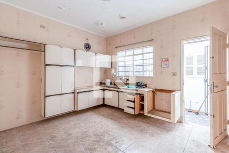 Casa à venda com 150m², 2 quartos e 6 vagas