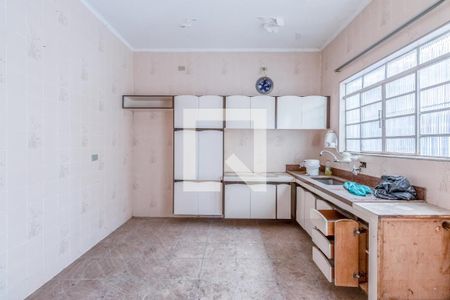 Casa à venda com 150m², 2 quartos e 6 vagas