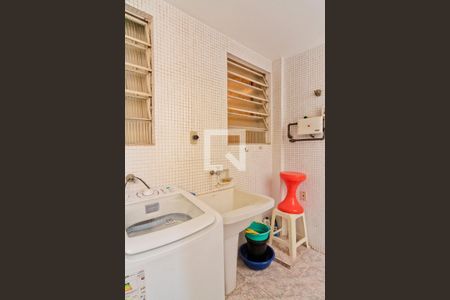 Apartamento à venda com 126m², 2 quartos e 1 vagaÁrea de Serviço