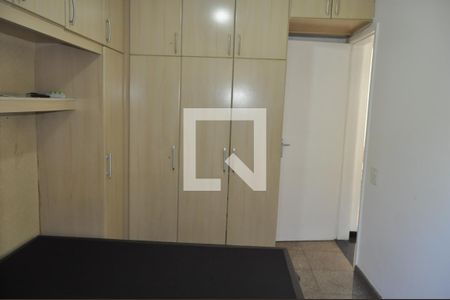 Apartamento à venda com 74m², 2 quartos e 1 vagaQuarto 2