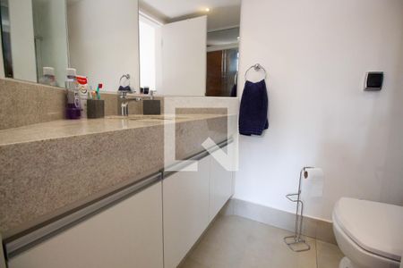 Apartamento à venda com 118m², 4 quartos e 3 vagasBanheiro da Suíte