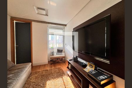 Apartamento à venda com 230m², 4 quartos e 4 vagas Apartamento à venda com 230m², 4 quartos e 4 vagasSuite 1