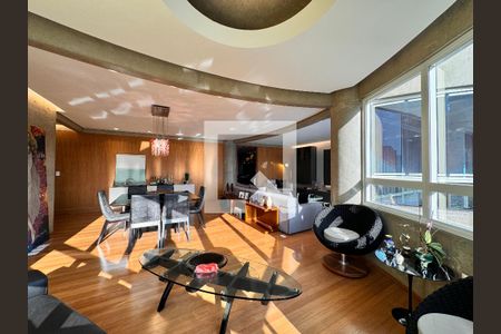 Apartamento à venda com 230m², 4 quartos e 4 vagas Apartamento à venda com 230m², 4 quartos e 4 vagasSala