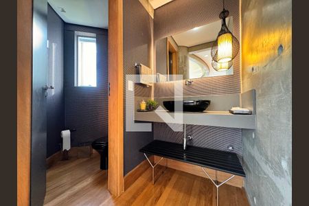 Apartamento à venda com 230m², 4 quartos e 4 vagas Apartamento à venda com 230m², 4 quartos e 4 vagasLavabo