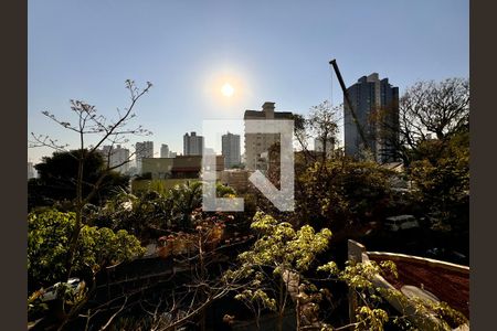 Apartamento à venda com 230m², 4 quartos e 4 vagas Apartamento à venda com 230m², 4 quartos e 4 vagasVista da Sacada