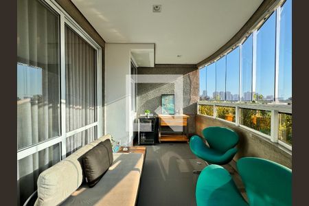 Apartamento à venda com 230m², 4 quartos e 4 vagas Apartamento à venda com 230m², 4 quartos e 4 vagasSacada