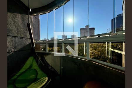 Apartamento à venda com 230m², 4 quartos e 4 vagas Apartamento à venda com 230m², 4 quartos e 4 vagasSacada