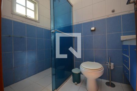 Casa à venda com 980m², 3 quartos e 7 vagasBanheiro da Suíte 2