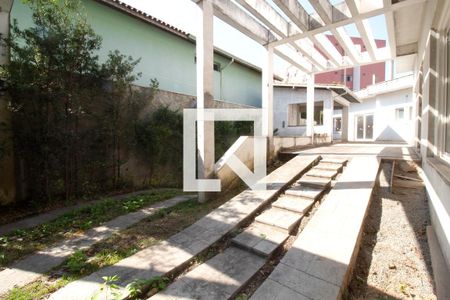 Casa à venda com 586m², 4 quartos e 10 vagas Casa à venda com 586m², 4 quartos e 10 vagasÁrea Externa