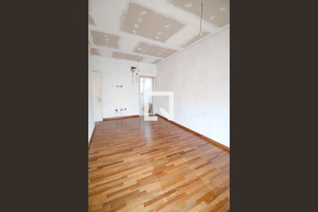 Casa à venda com 586m², 4 quartos e 10 vagas Casa à venda com 586m², 4 quartos e 10 vagasSuíte 2