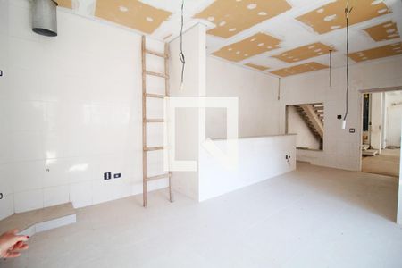 Casa à venda com 586m², 4 quartos e 10 vagas Casa à venda com 586m², 4 quartos e 10 vagasCozinha